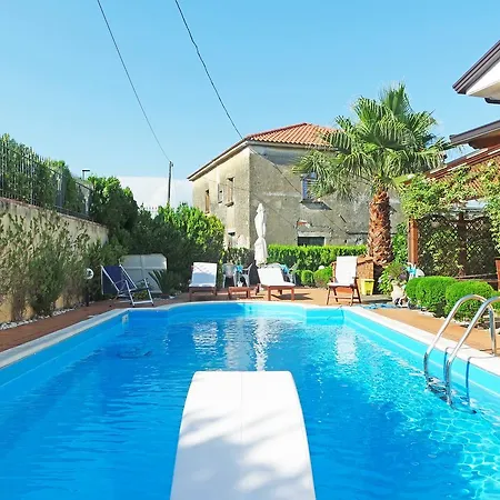 Laura With Private Pool